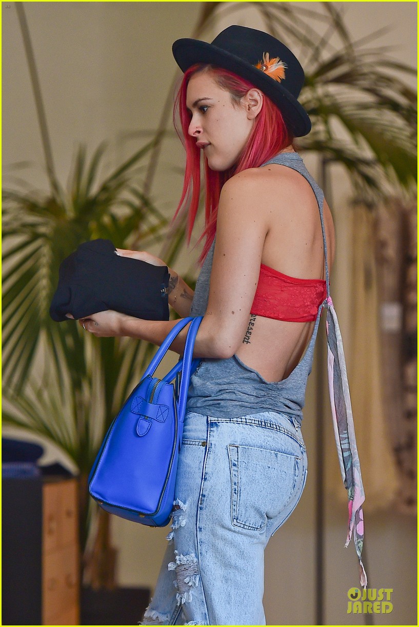 rumer willis heats it up with red hair 13