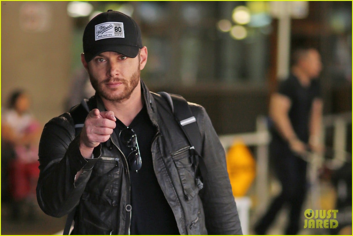 jensen ackles wants you points out photogs 083143615