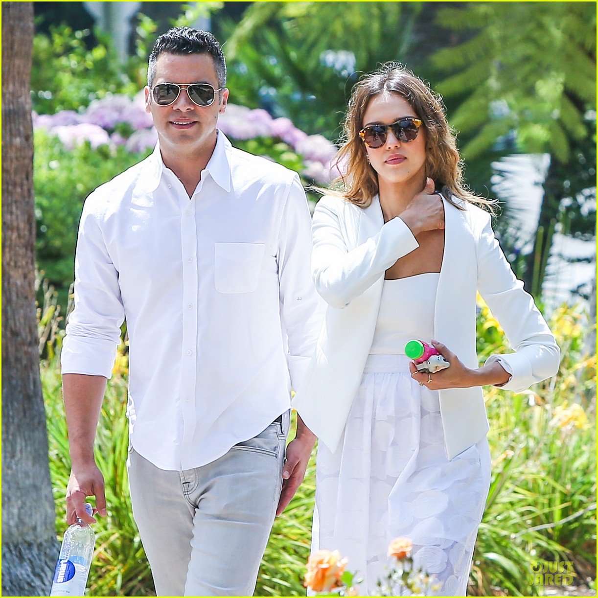 Jessica Alba Reveals Secrets To Happy Marriage to Cash Warren! Photo