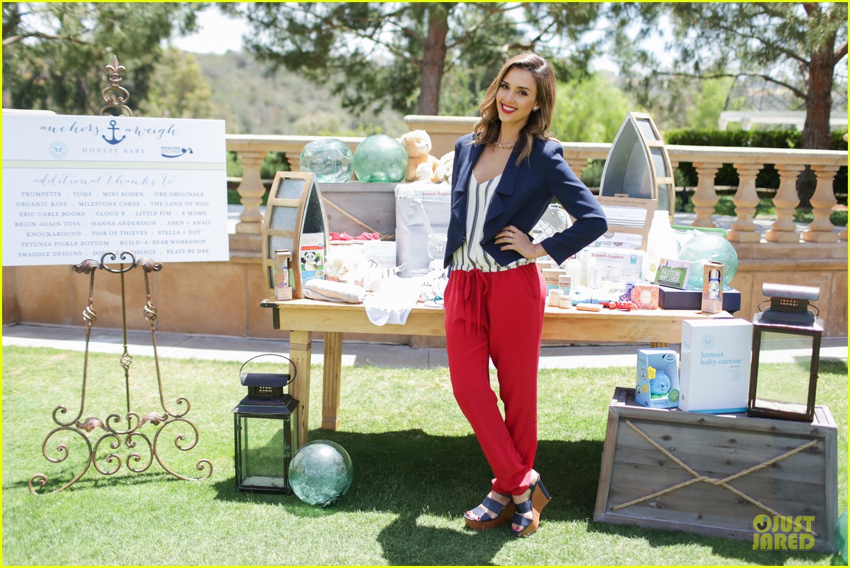 jessica alba baby shower for us navy families 20