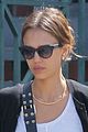 jessica alba daughters wont smile for dad 02