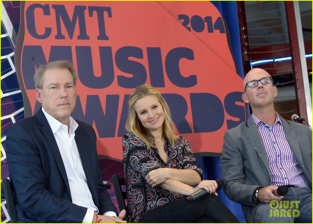 kristen bell steps out for cmt awards press conference 01
