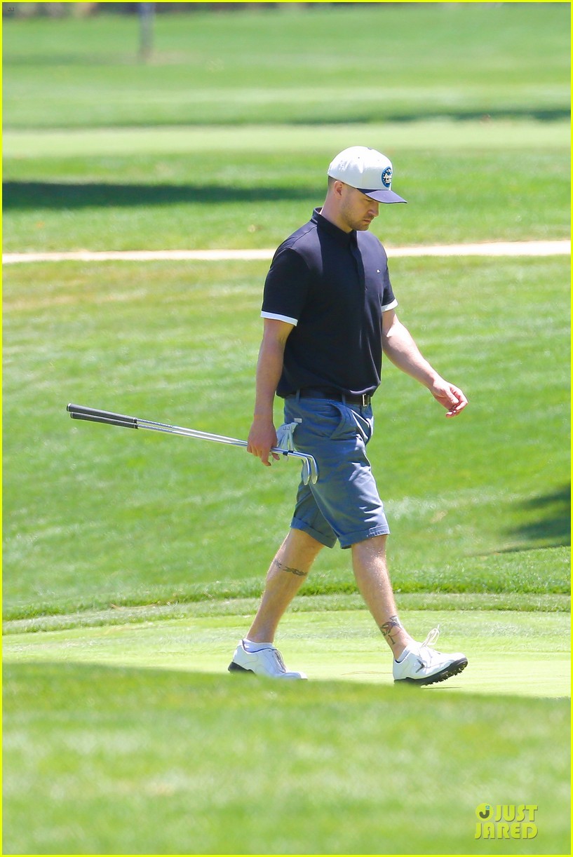 jessica biel finds justin timberlake at the golf course 033144960