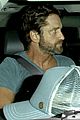 gerard butler brings his buff bod to dinner with friends 01
