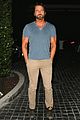 gerard butler brings his buff bod to dinner with friends 02