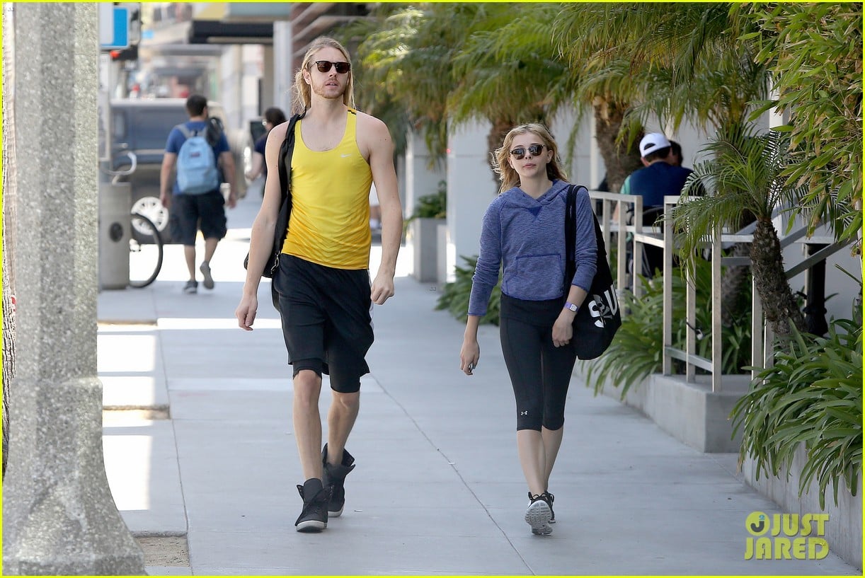 chloe moretz isnt in hollywood for parties red carpets 113125945