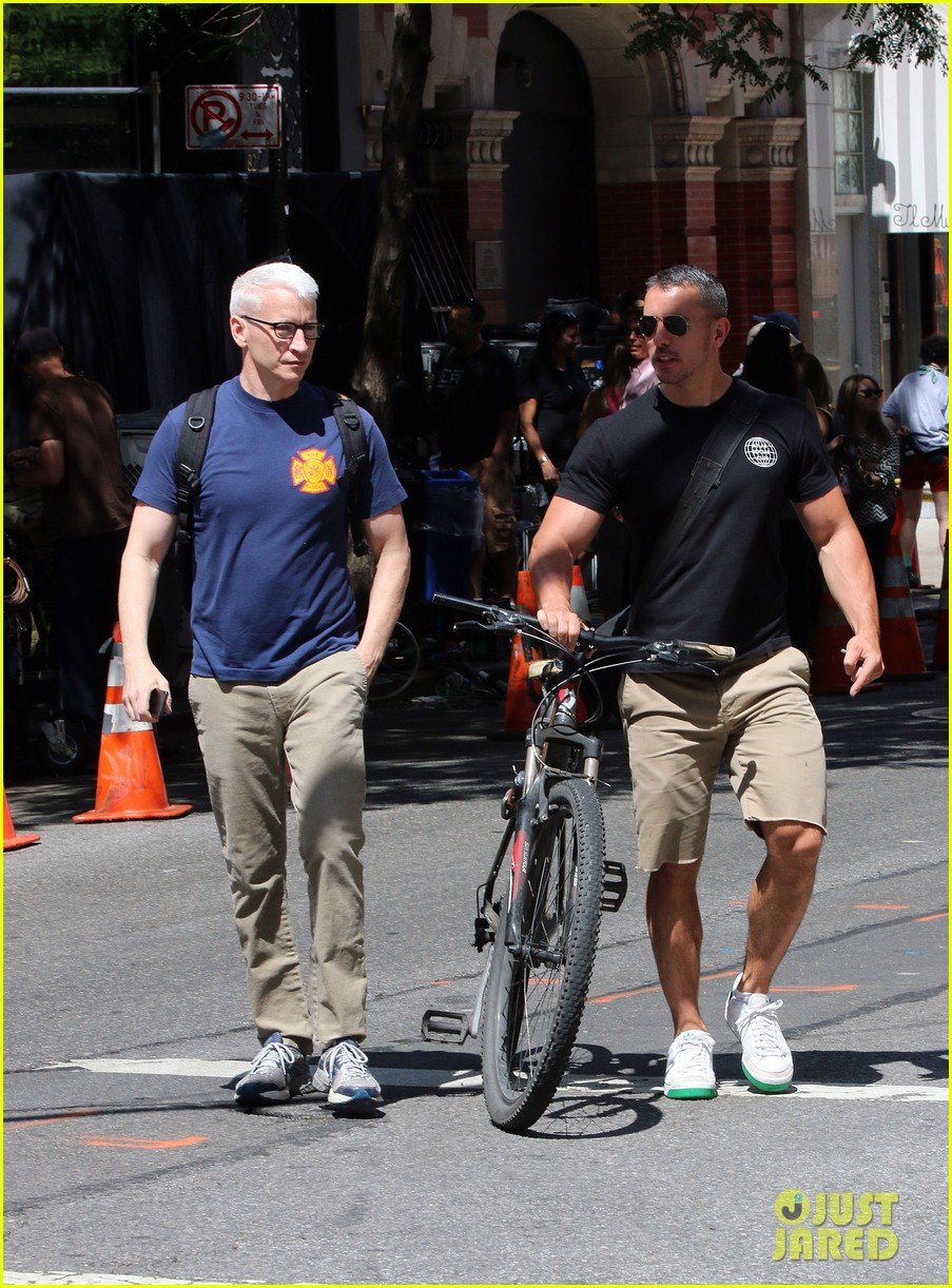 anderson cooper steps out with boyfriend after vagina segment 05