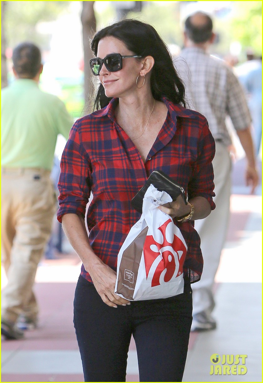 courteney cox meets up with her ex david arquette before her birthday 043134707