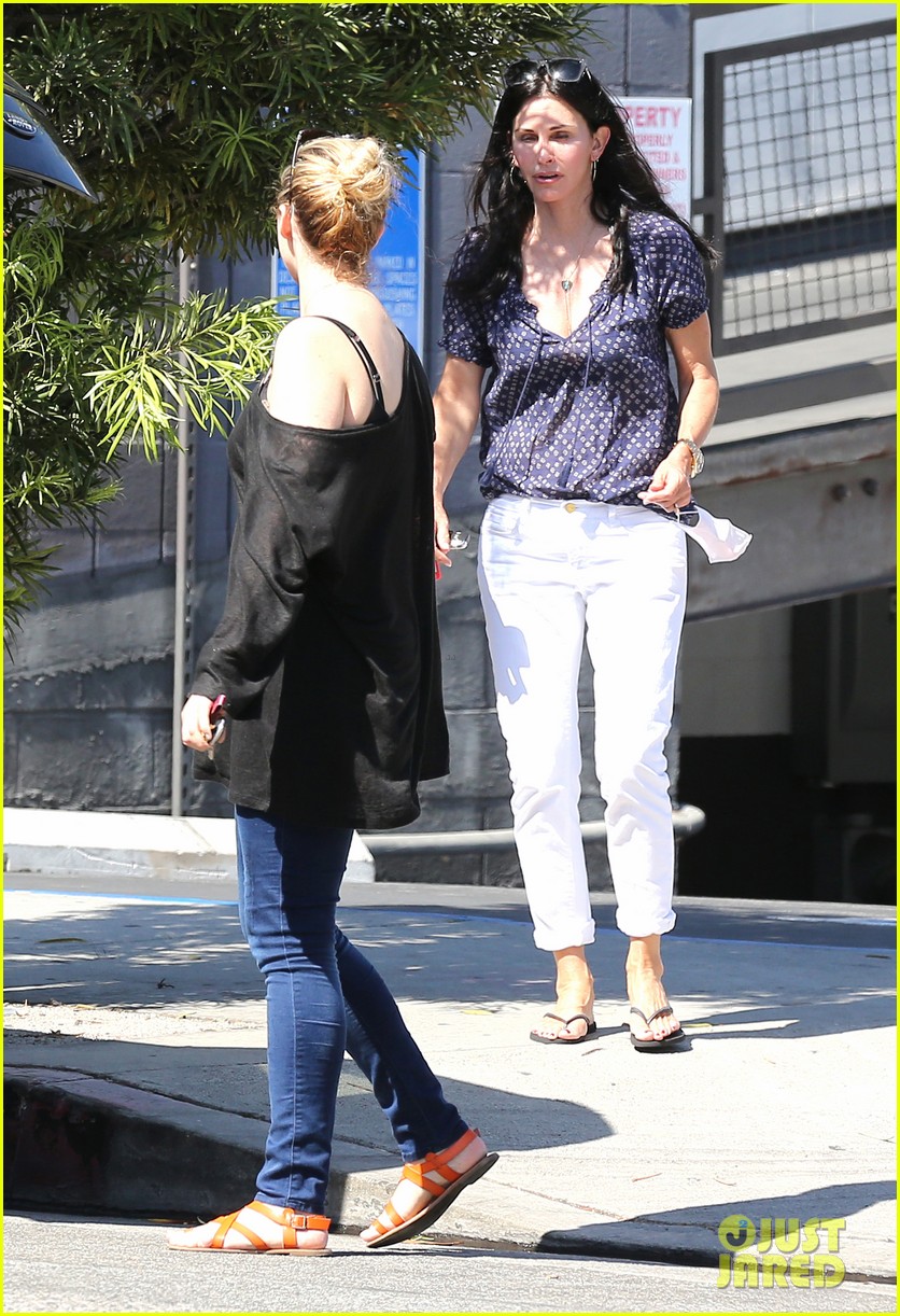 courteney cox meets up with her ex david arquette before her birthday 053134708