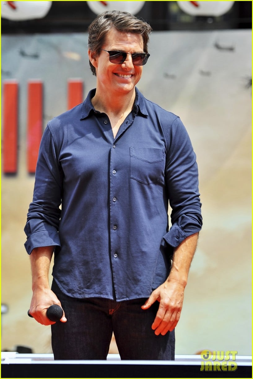 tom cruise is the happiest for edge of tomorrow japan photo call 023143651