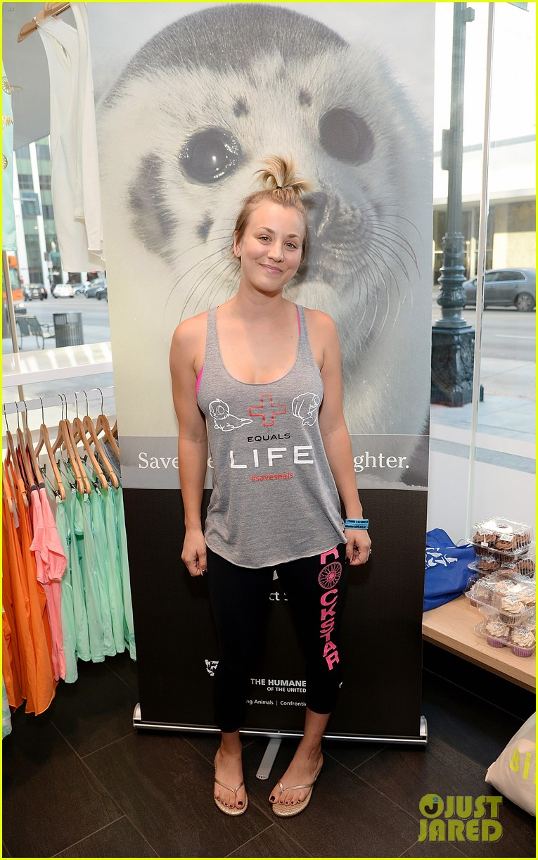 kaley cuoco works up a sweat at seals benefit 05