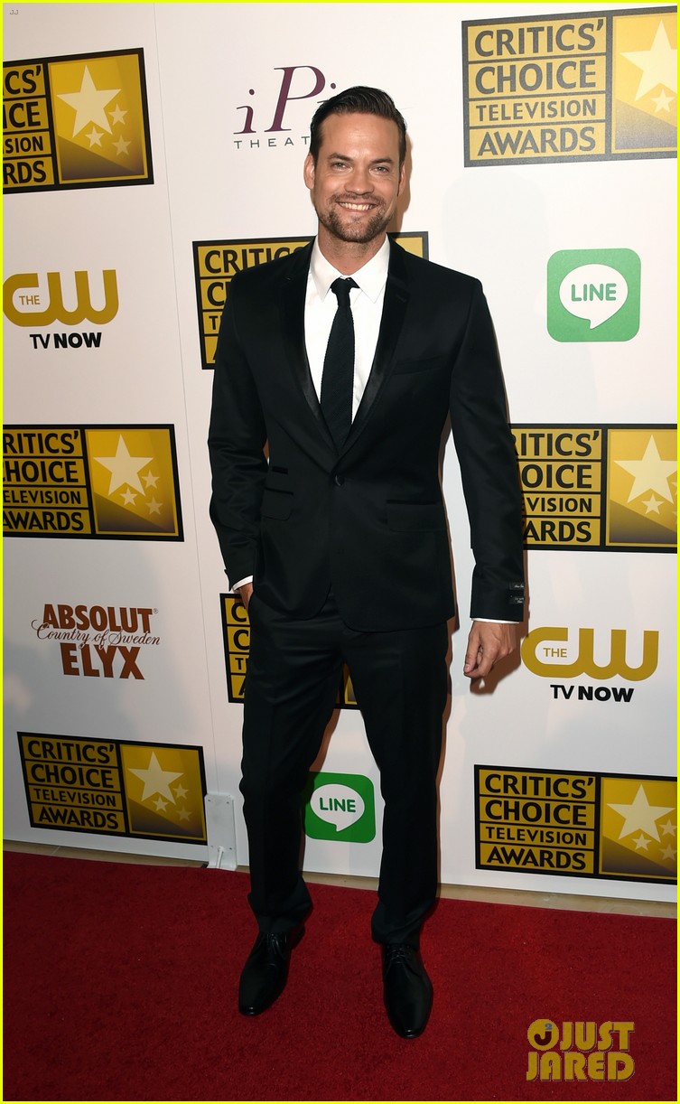 Josh Dallas & Colton Haynes Are Heartthrobs at Critics' Choice TV