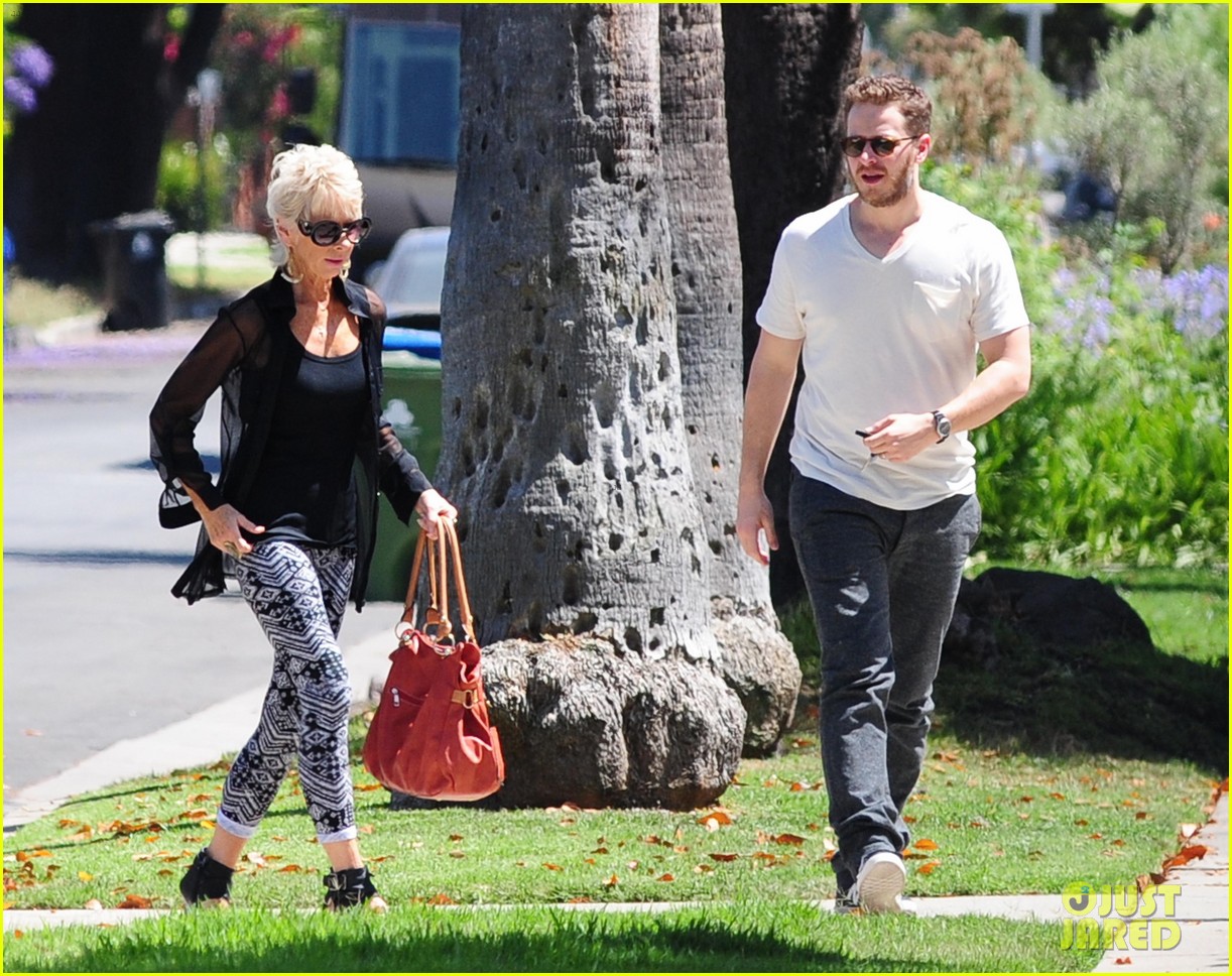 josh dallas holds his moms hand after baby oliver birth 01