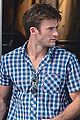 scott eastwood chows down on a hot dog 04