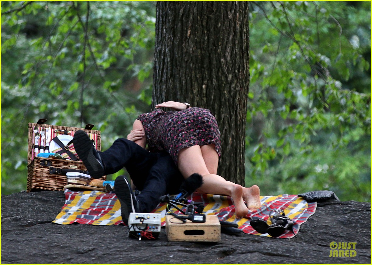 bill hader amy schumer kissing in central park 083145170