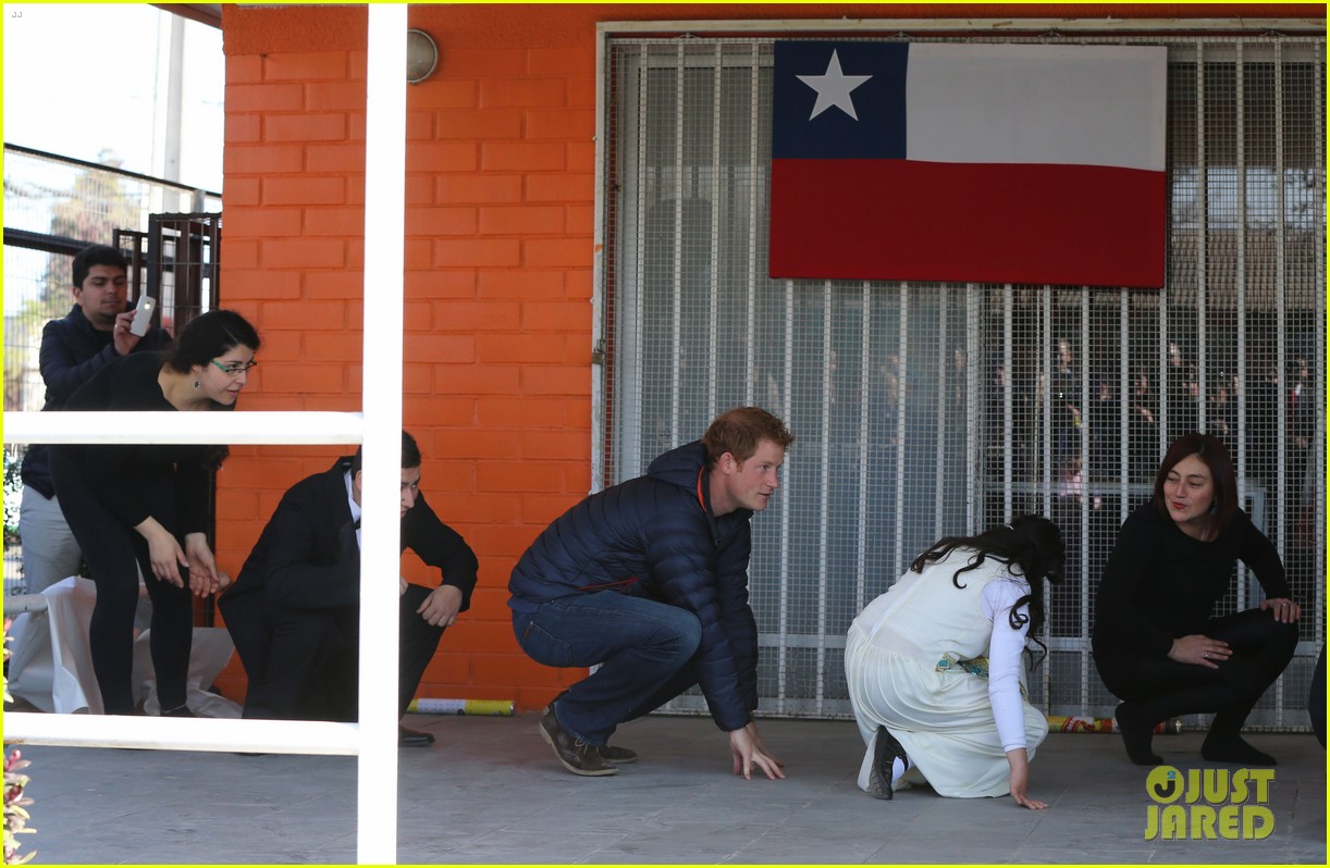 prince harry busts a move children chile visit 123146210