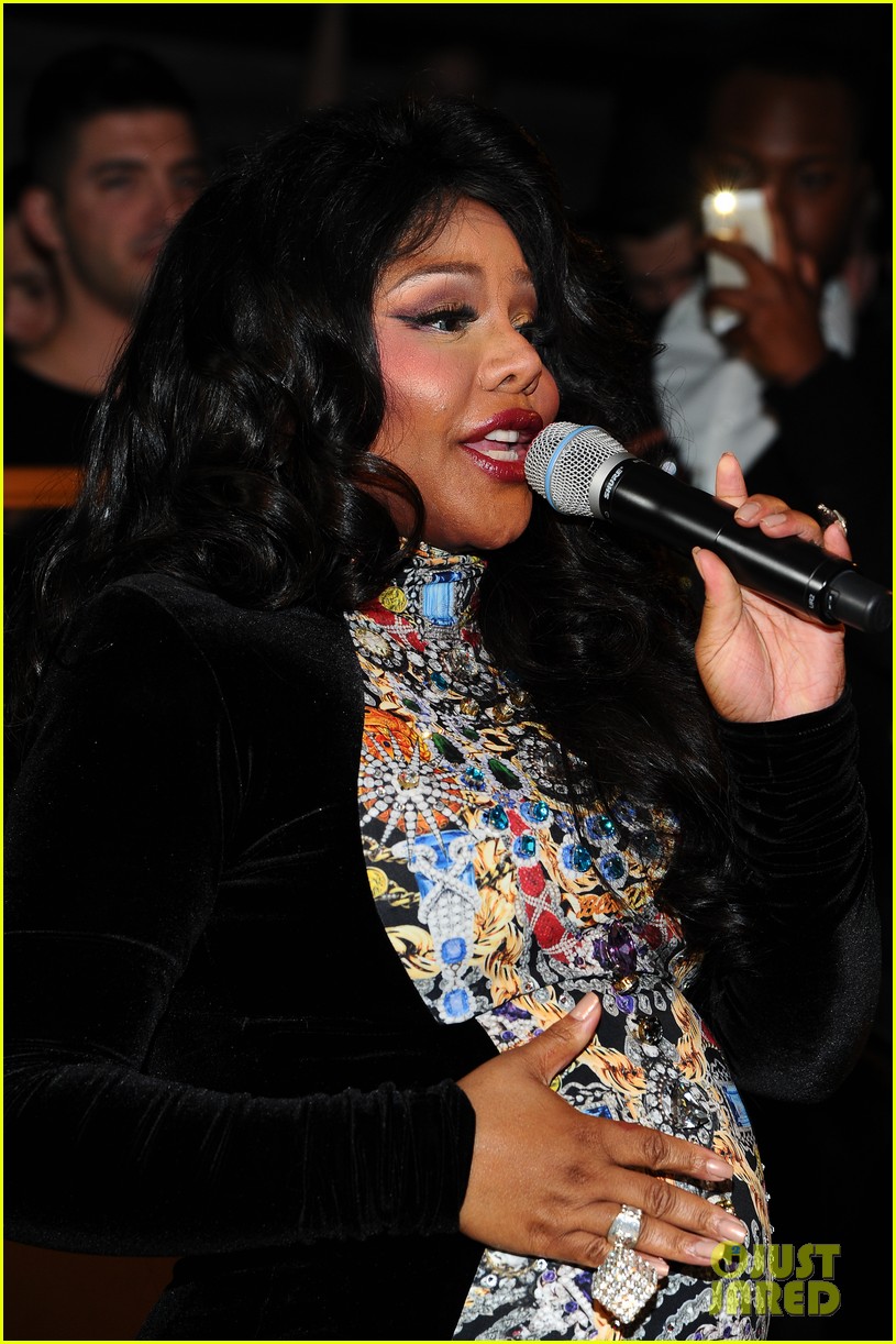lil kim gives birth to baby birl royal reign 093131856