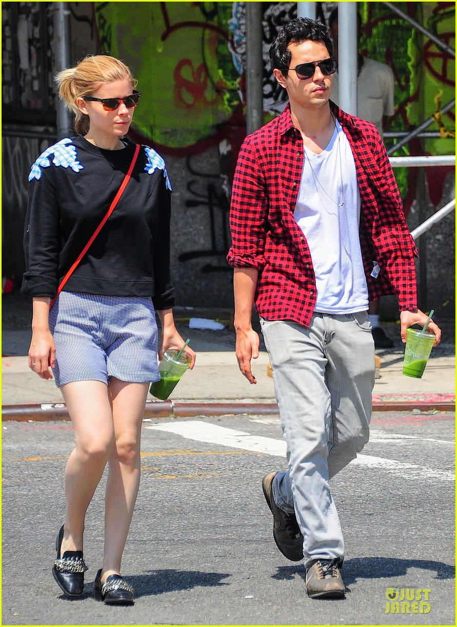 kate mara max minghella cant get enough of each other 093131097