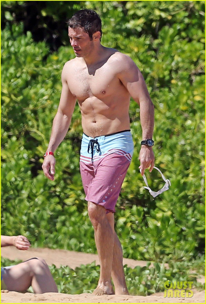 shirtless james marsden shows ripped body in hawaii 123131783