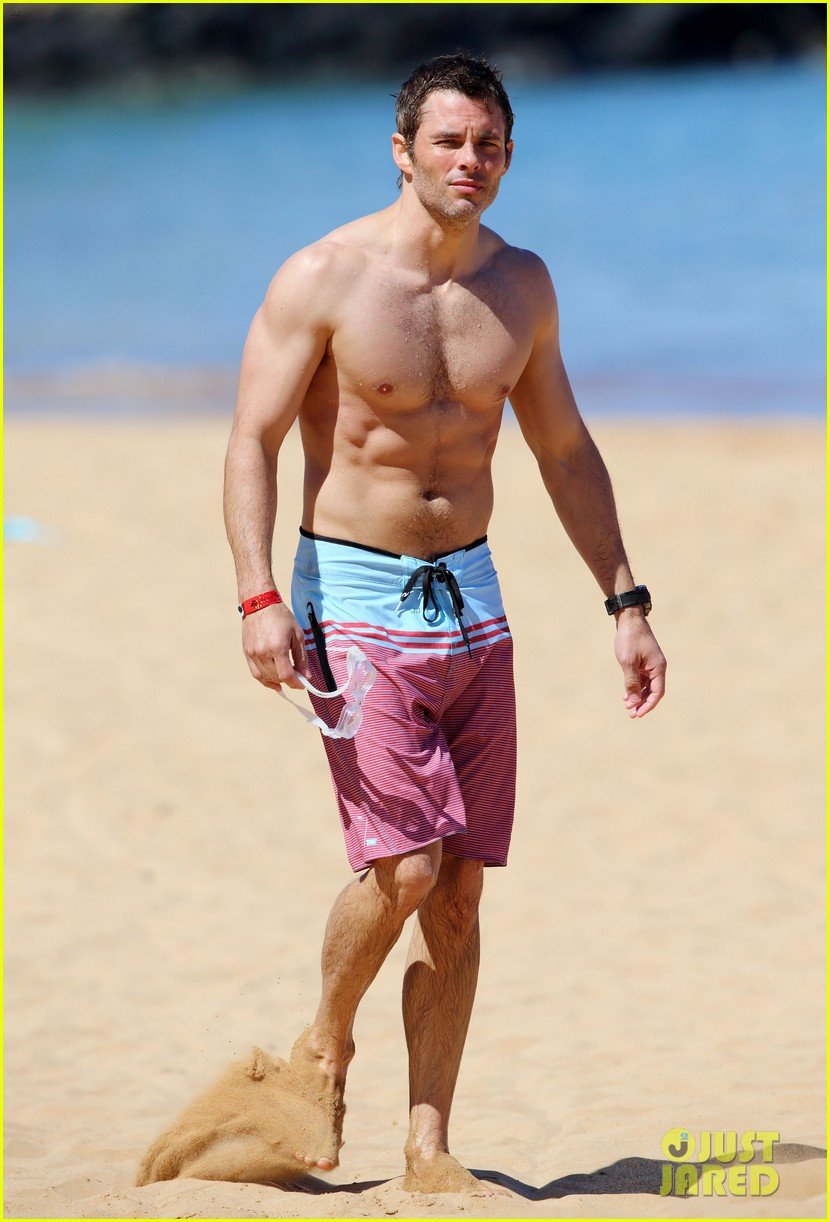 shirtless james marsden shows ripped body in hawaii 20