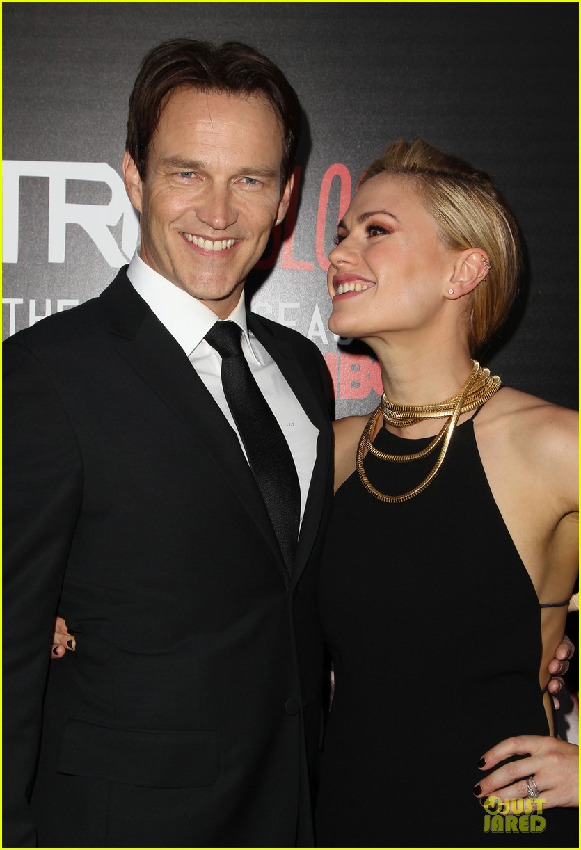 anna paquin gives stephen moyer look of love at true blood premiere 153137768