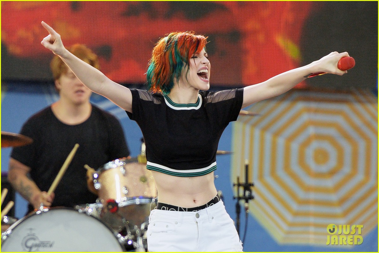 paramore get drenched during gma concert 083134696