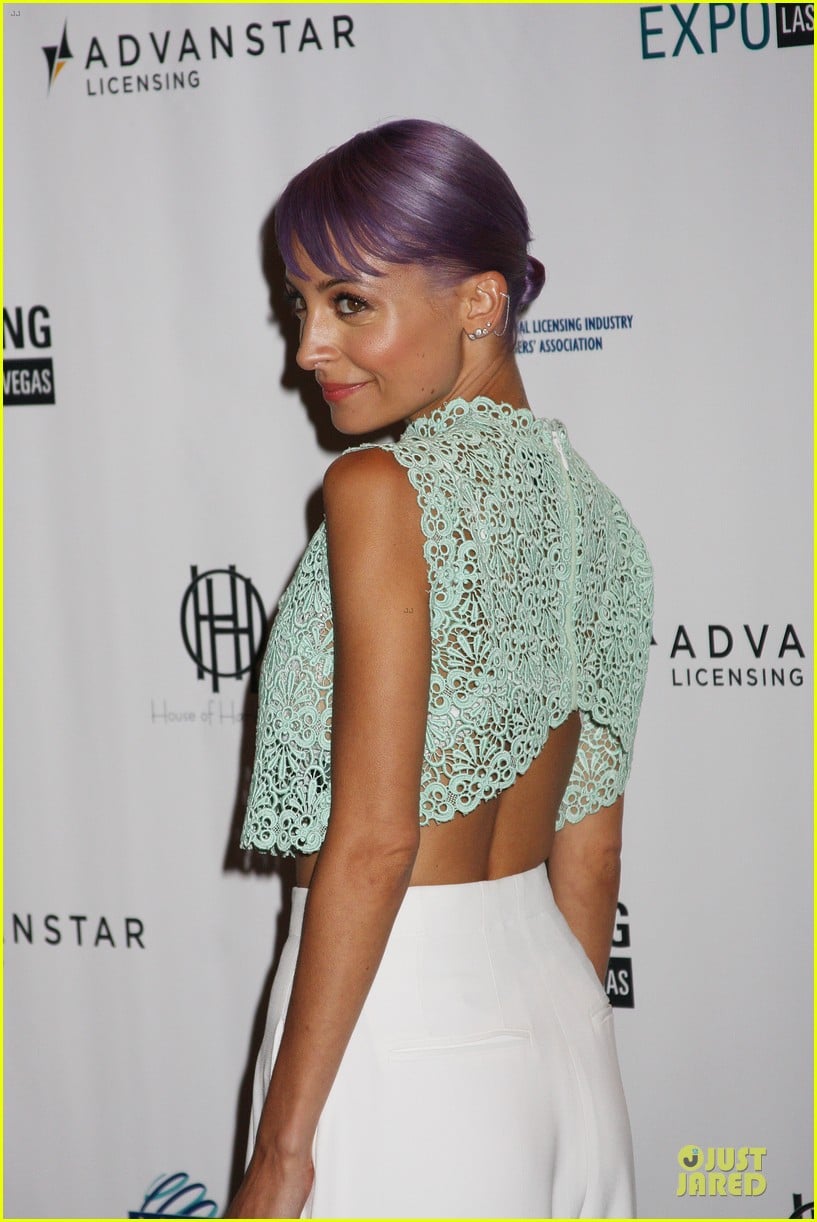 Nicole Richie Rocks Purple Hair & White Bra at Licensing Expo! Photo