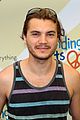 michelle rodriguez emile hirsch fundraise disadvantaged youth 02