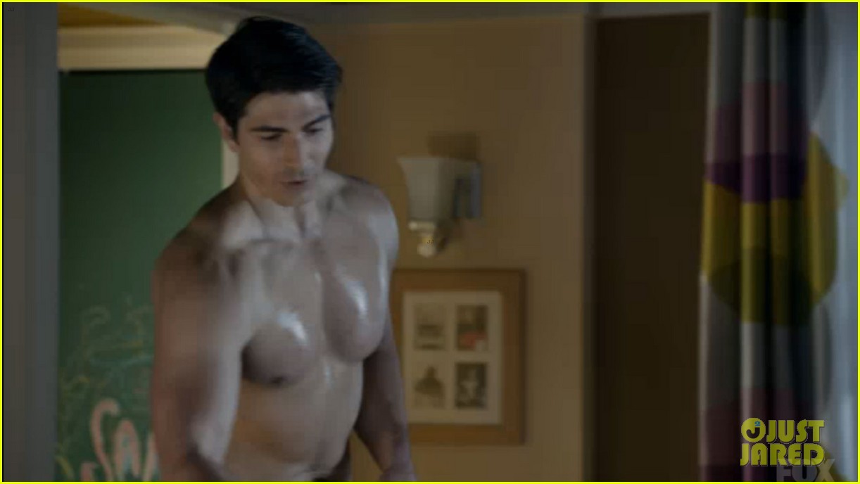 brandon routh enlisted guys go shirtless 02
