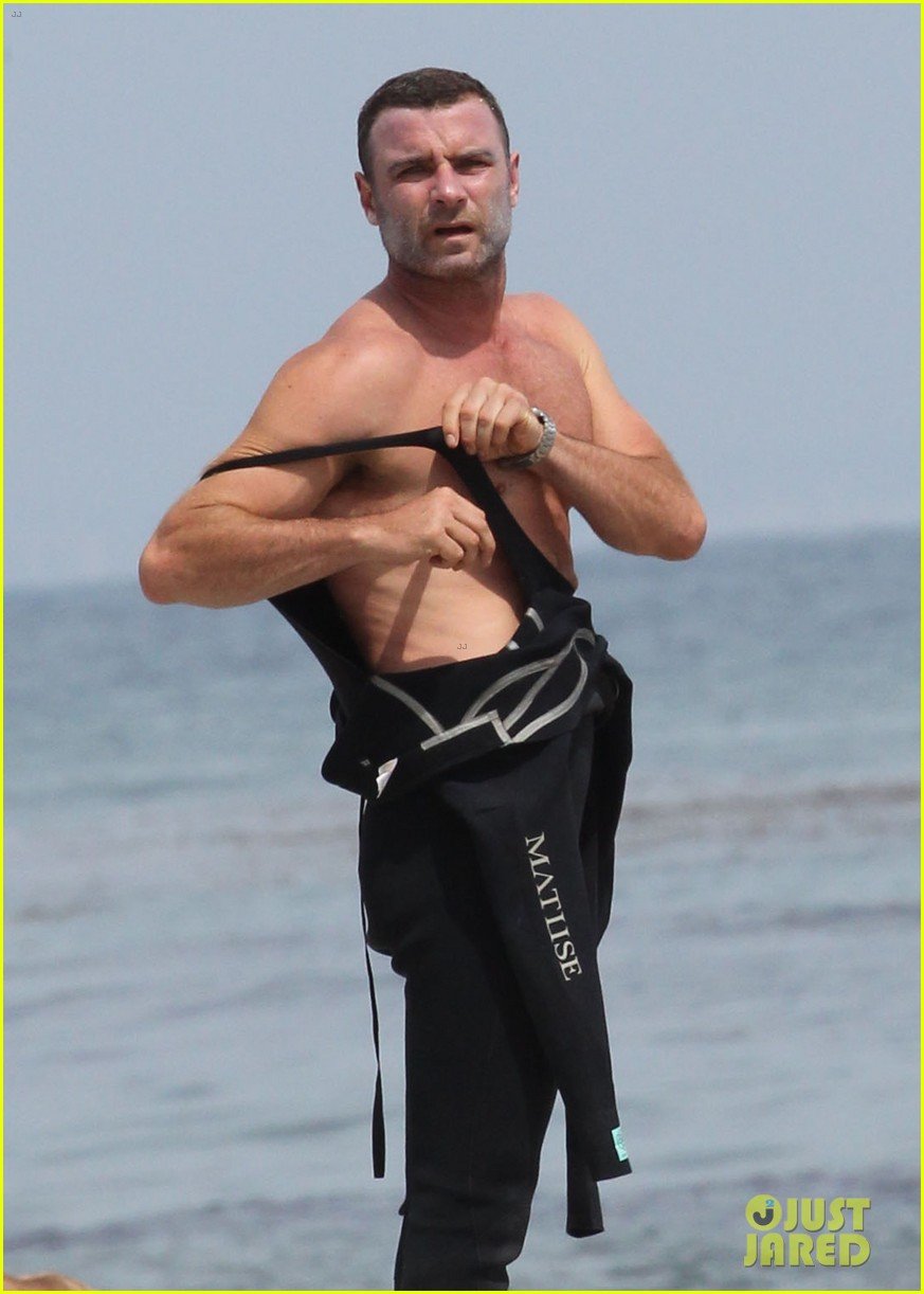 liev schreiber legs complimented by ang lee 043141712