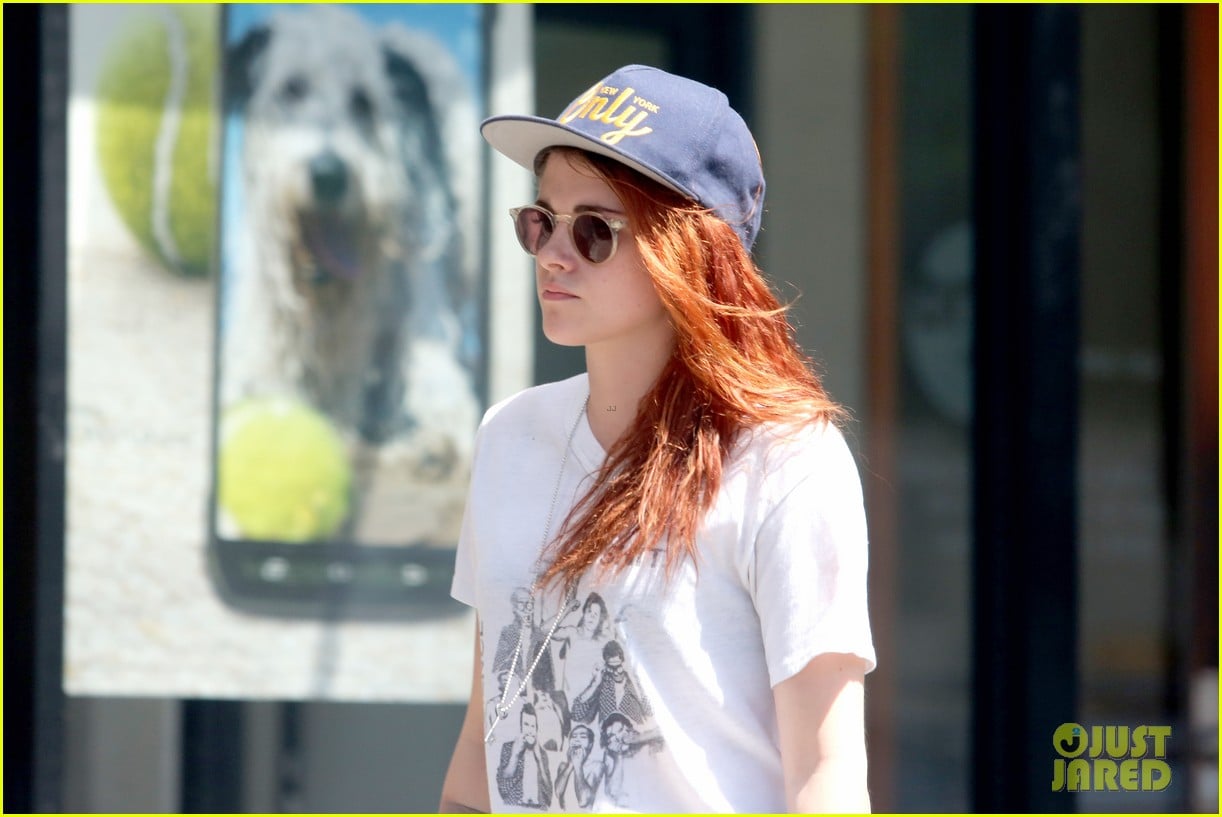 kristen stewart steps out solo on fathers day 203136659