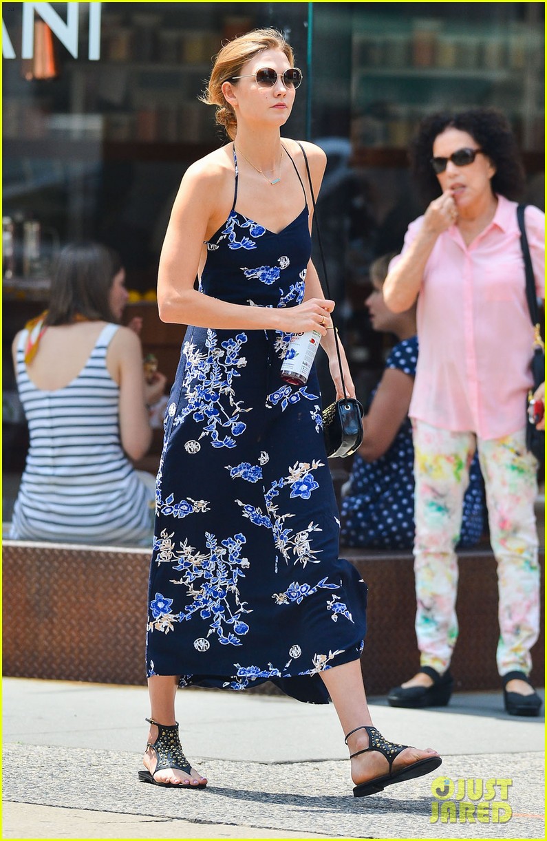 Taylor Swift Catches Up with BFF Karlie Kloss in the Big Apple: Photo ...