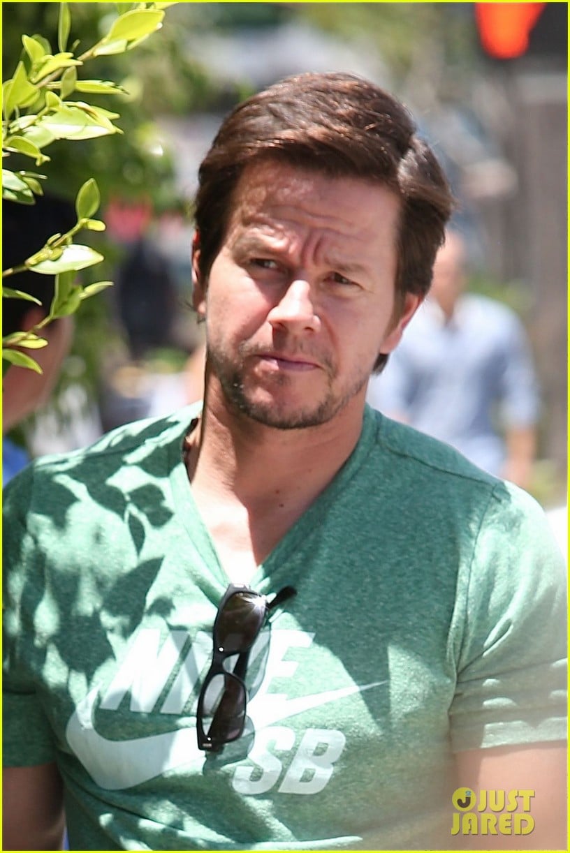 mark wahlberg talks about transformers age of extinction dinobots 11