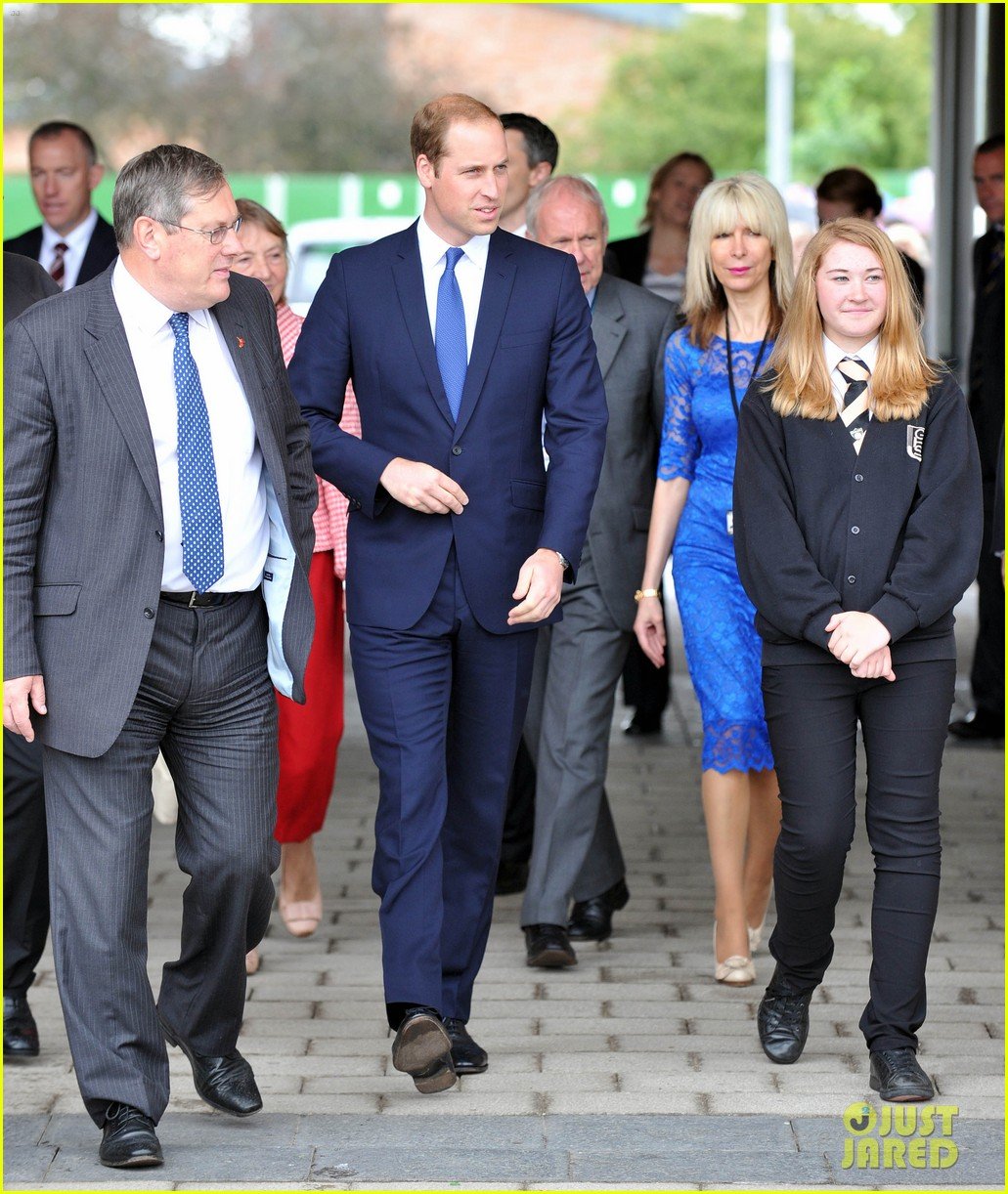 prince william tells students he likes coldplay linkin park 103128736