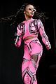 azealia banks rocks pink midriff outfit at wireless festival 05