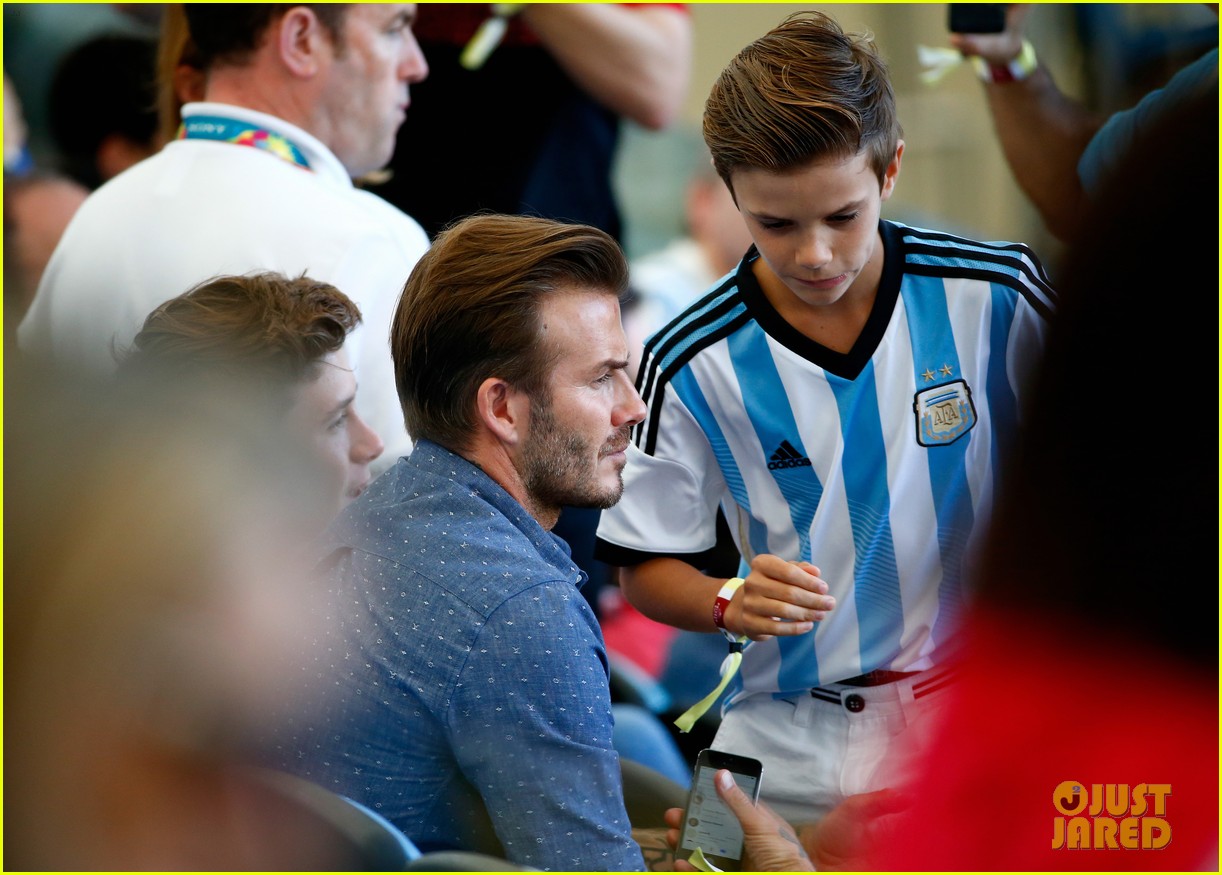 david beckham all his sons pose for the most adorable family picture at world cup 2014 103155198