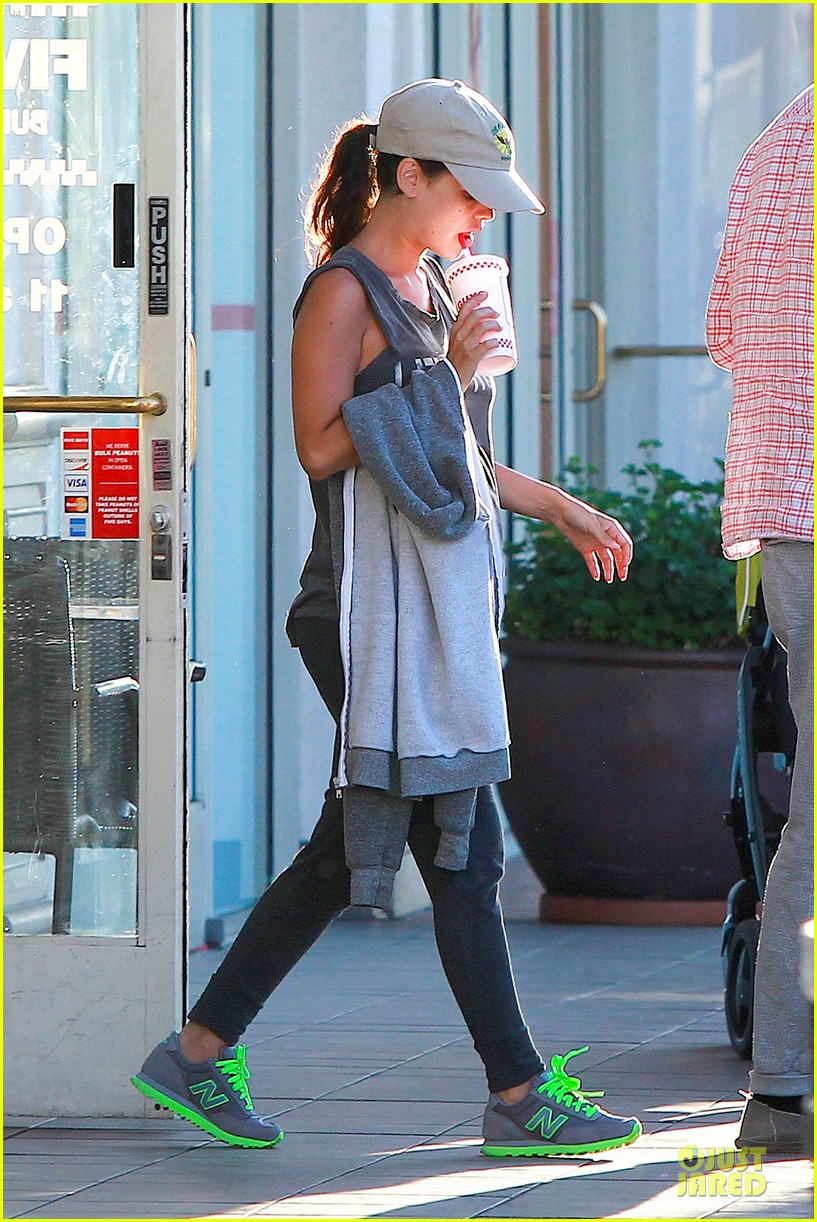 rachel bilson says lets roll to lunch 113147393