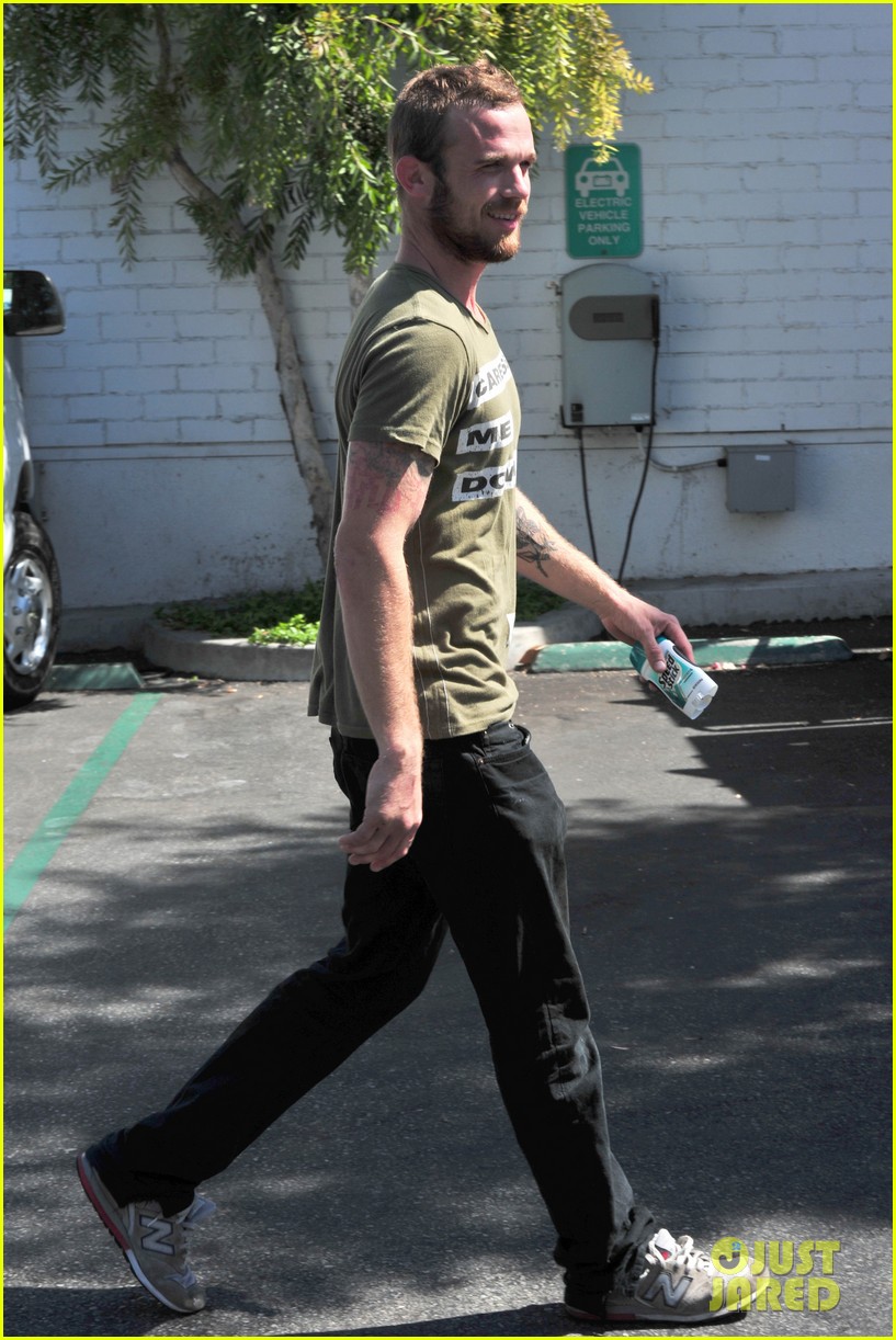 cam gigandet steps out after making controversial comments about oc 273153692