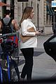 chelsea clinton displays her growing baby bump 08