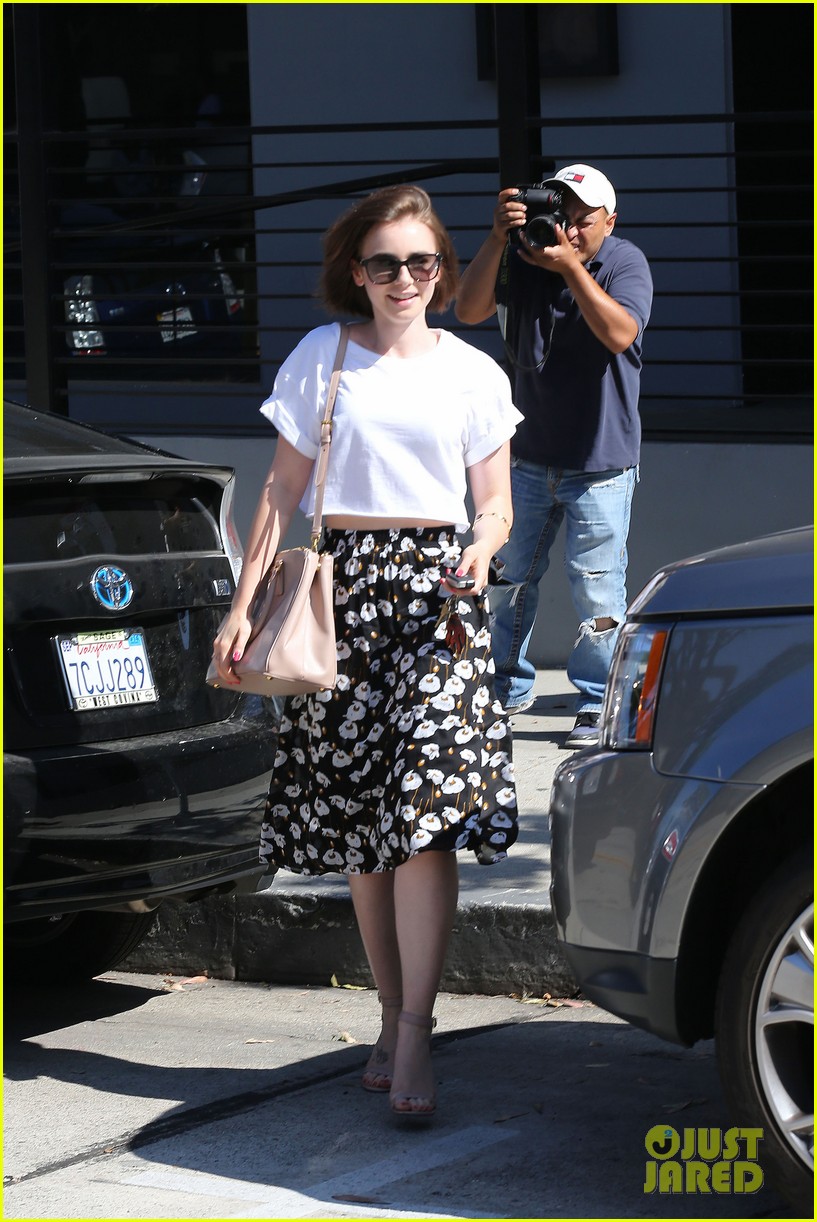lily collins salon stop before holiday 09