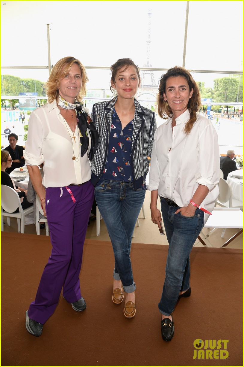 marion cotillard continues to support her horse jumping man 013150363