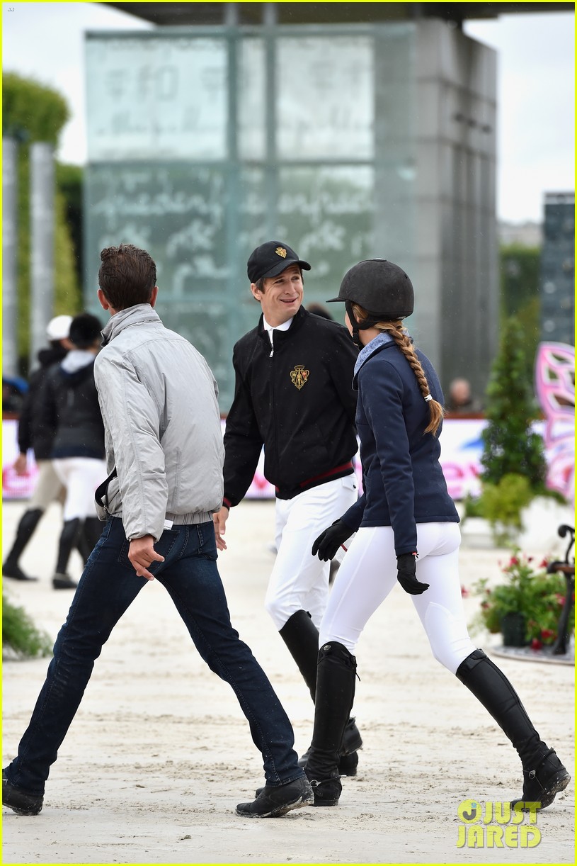 marion cotillard continues to support her horse jumping man 093150371