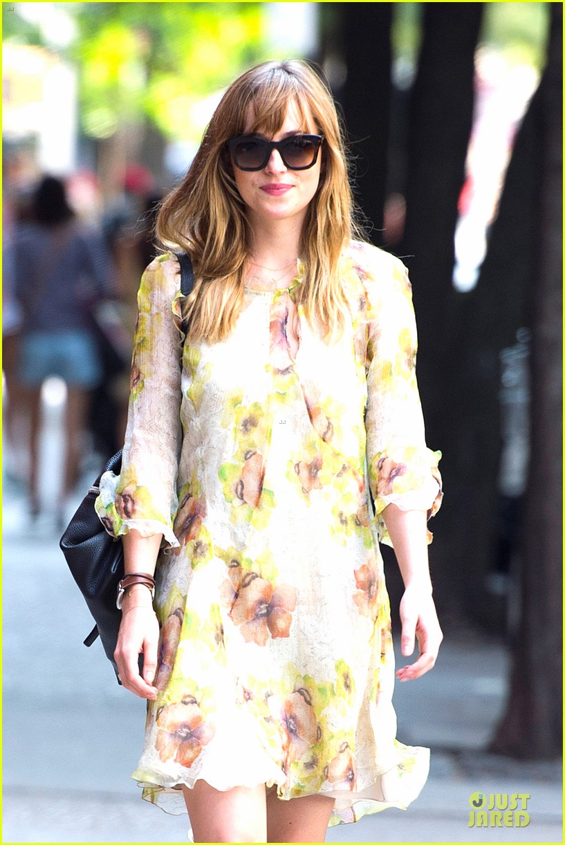 Dakota Johnson Compares 'Fifty Shades of Grey' Sex Scenes to Acrobatics!: Photo 3163940 Dakota