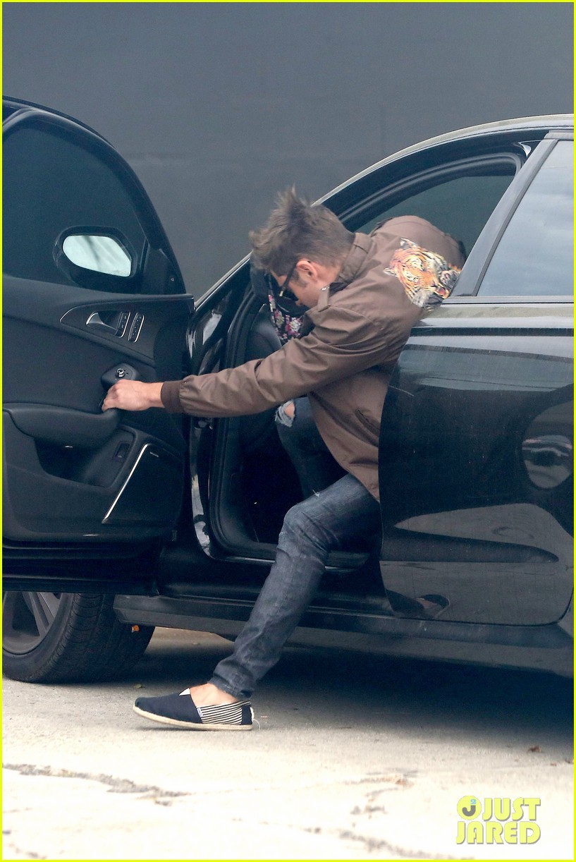 zac efron spotted leaving michelle rodriguez home 023161112
