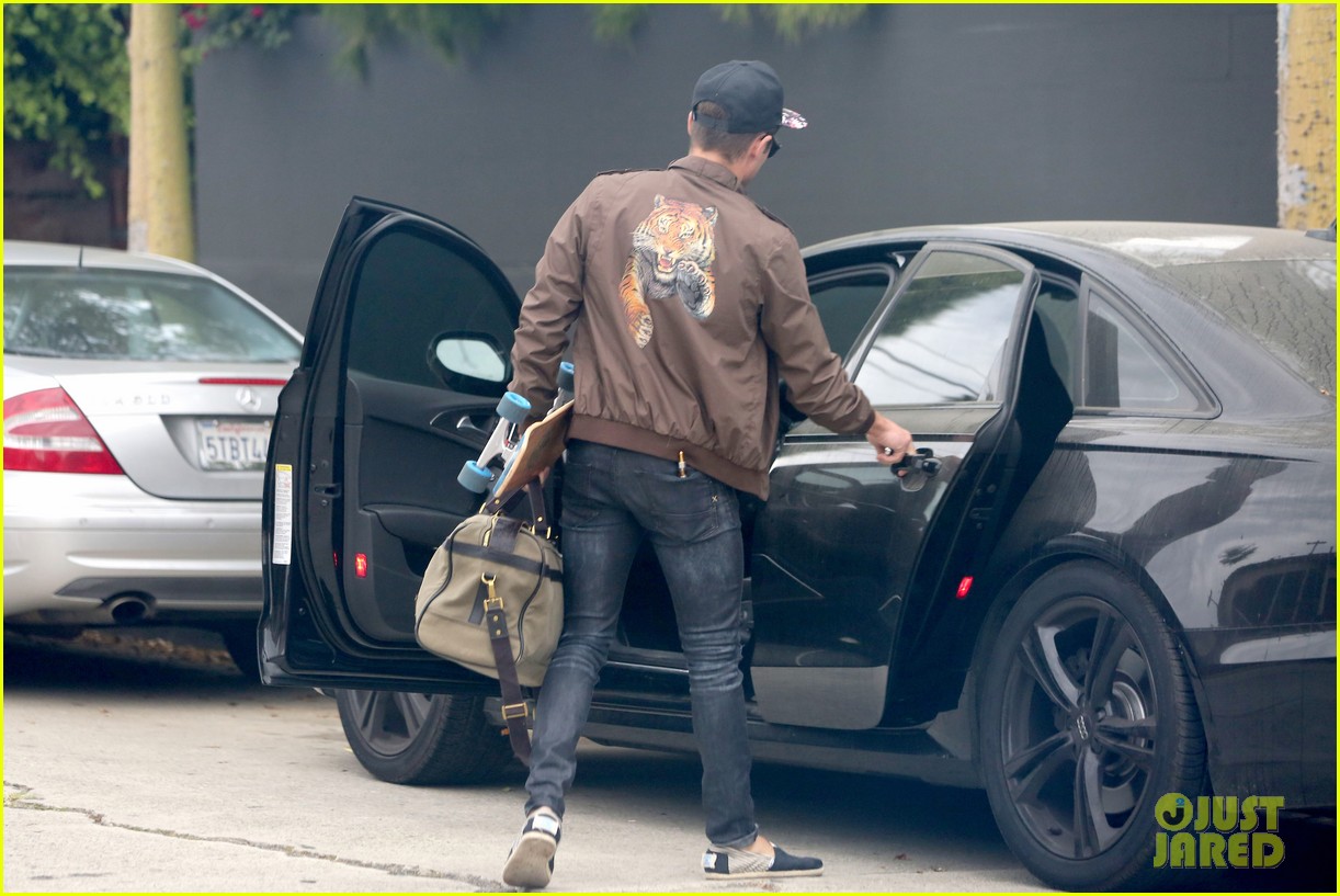 zac efron spotted leaving michelle rodriguez home 113161121