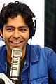 adrian grenier wants everyone to recycle 02