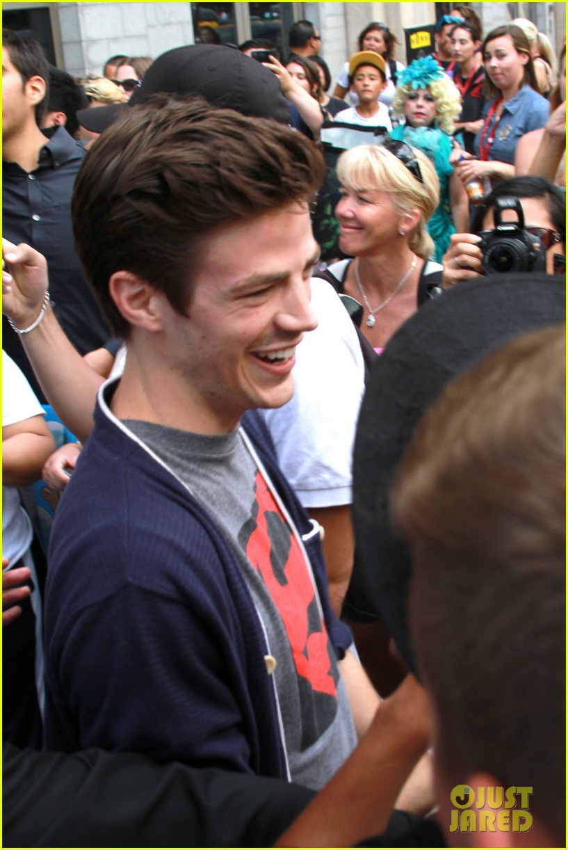 Grant Gustin Represents DC Entertainment at ComicCon! Photo 3165333