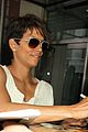 halle berry admits to david letterman that she believes in aliens 10