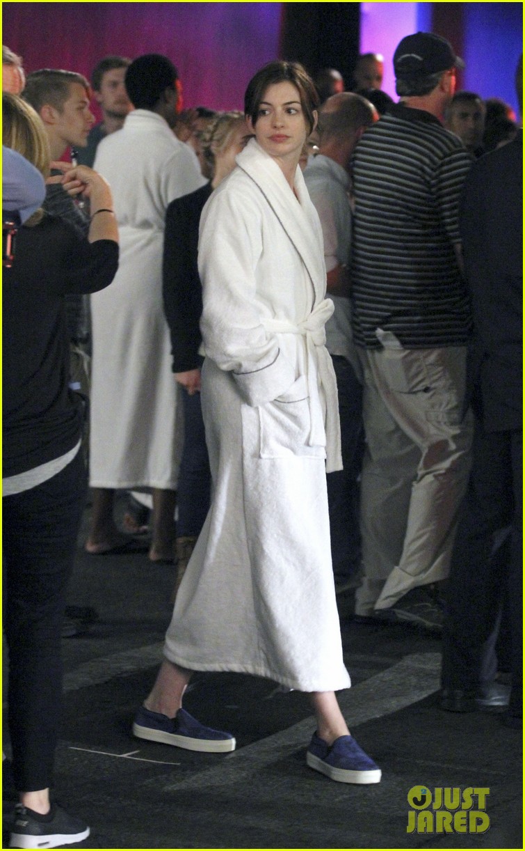 anne hathaway walks the streets of new york in a bathrobe 04