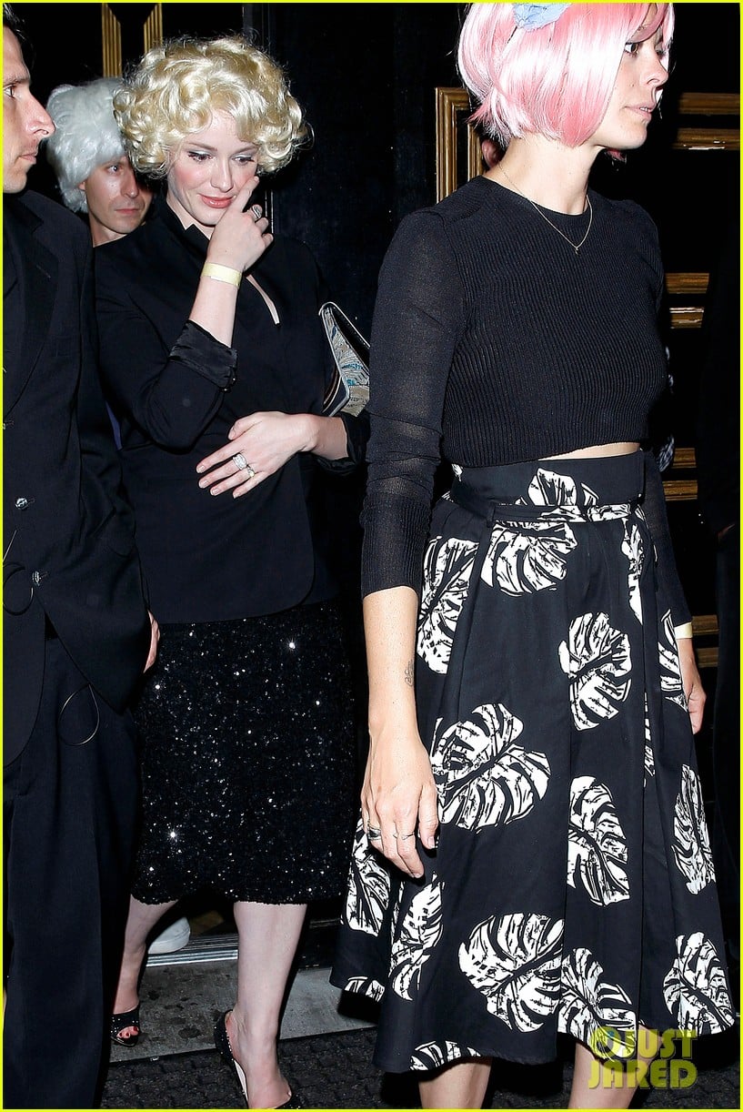 Christina hendricks where hi-res stock photography and images - Alamy, image size:817x1222